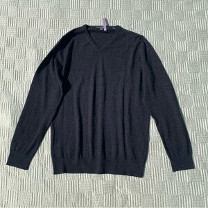 Slate & Stone Men's Dark Charcoal V-Neck Sweater Size Medium
